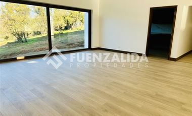 Casa en Venta en CC_ Camino el Toro, Lomas del Puangue