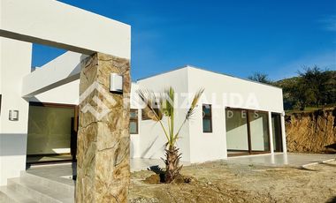 Casa en Venta en CC_ Camino el Toro, Lomas del Puangue