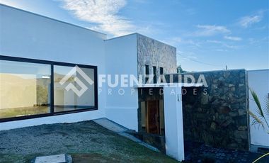 Casa en Venta en CC_ Camino el Toro, Lomas del Puangue
