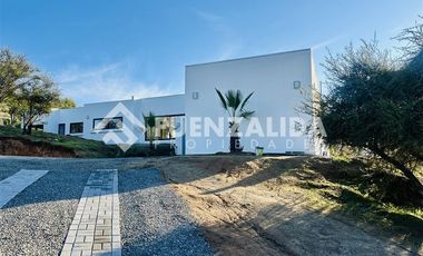Casa en Venta en CC_ Camino el Toro, Lomas del Puangue