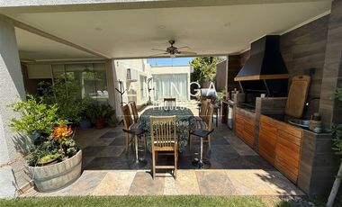 Casa en Arriendo en Piedra Roja