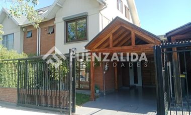 Casa en Venta en Jardín de Edén / Los Castaños