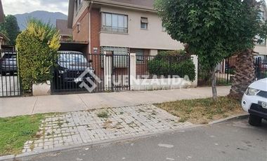 Casa en Venta en Rojas Magallanes/El Hualle sur