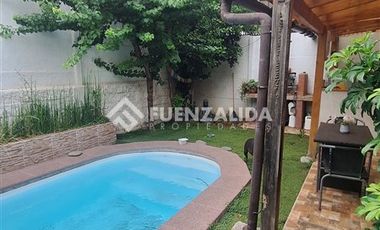 Casa en Venta en Rojas Magallanes/El Hualle sur