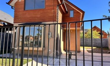 Casa en Arriendo en ZAPALLAR, CURICO