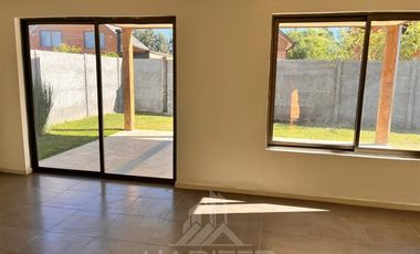 Casa en Arriendo en ZAPALLAR, CURICO