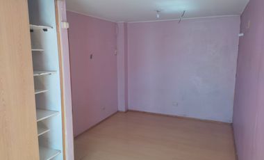 ARRIENDO CASA INTERIOR  EL BOSQUE 2D  INDEPENDIENTE