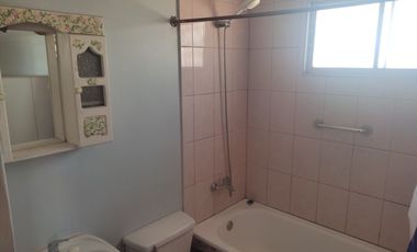 ARRIENDO CASA INTERIOR  EL BOSQUE 2D  INDEPENDIENTE