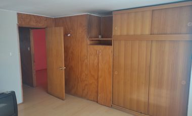 ARRIENDO CASA INTERIOR  EL BOSQUE 2D  INDEPENDIENTE
