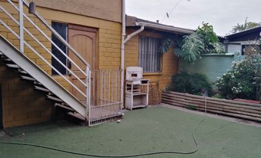 ARRIENDO CASA INTERIOR  EL BOSQUE 2D  INDEPENDIENTE