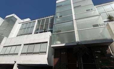 En VENTA CASA EN CONDOMINIO HORIZONTAL, CON ROOF GARDEN PRIVADO!!!!