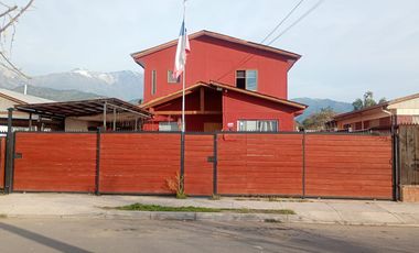 SE VENDE Casa en Pirque | 4D + 3B | Quincho y Árboles Frutales | UF 3.070