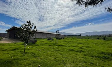 Campo con derechos de agua y tranque