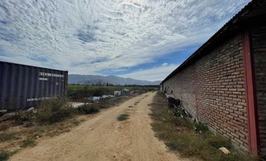 Campo con derechos de agua y tranque