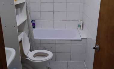 CASA REGULARIZADA CON LOCAL COMERCIAL– Sector El Principal, Pirque