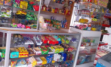 CASA REGULARIZADA CON LOCAL COMERCIAL– Sector El Principal, Pirque