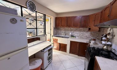 Venta De Triplex En 2Do Piso A Un Paso De La Univ. San Marcos Y Católica, Cercado