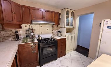 Venta De Triplex En 2Do Piso A Un Paso De La Univ. San Marcos Y Católica, Cercado