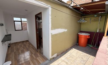 Venta De Triplex En 2Do Piso A Un Paso De La Univ. San Marcos Y Católica, Cercado