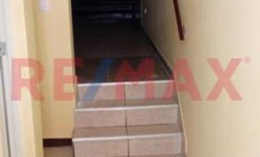 Vendo Casa Mas Local En Primer Piso En Av. Venezuela