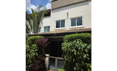 CASA EN VENTA XOCHITEPEC (TULIPANES)