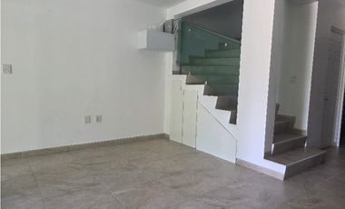 CASA EN VENTA XOCHITEPEC (TULIPANES)