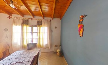 CASA EN VENTA 4 DORMITORIOS EN GODOY CRUZ CON TOUR VIRTUAL