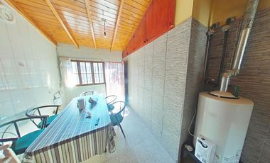 CASA EN VENTA 4 DORMITORIOS EN GODOY CRUZ CON TOUR VIRTUAL