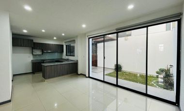 RENTA CASA EN LOMAS DE ANGELOPOLIS. PARQUE ZACATECAS.PUEBLA