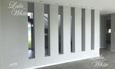 Casa en alquiler con vista a la laguna en La Providencia