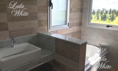 Casa en alquiler con vista a la laguna en La Providencia