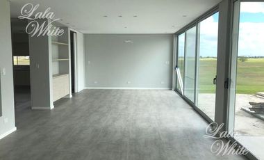 Casa en alquiler con vista a la laguna en La Providencia