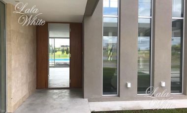 Casa en alquiler con vista a la laguna en La Providencia