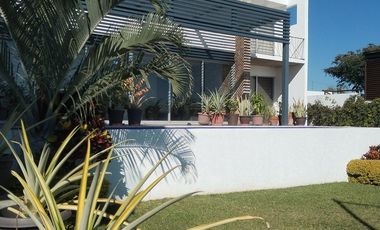 Casa en Venta minimalista,  Vistalago Tequesquitengo con carril de nado y jardín