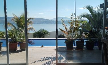 Casa en Venta minimalista,  Vistalago Tequesquitengo con carril de nado y jardín