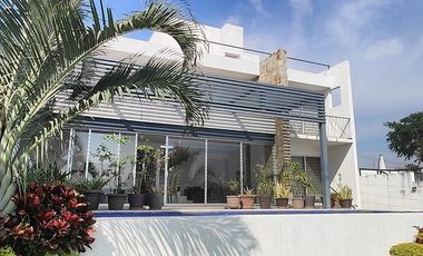 Casa en Venta minimalista,  Vistalago Tequesquitengo con carril de nado y jardín