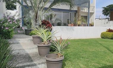 Casa en Venta minimalista,  Vistalago Tequesquitengo con carril de nado y jardín