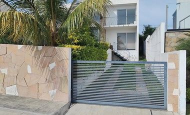 Casa en Venta minimalista,  Vistalago Tequesquitengo con carril de nado y jardín