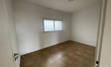 VENTA DEPARTAMENTO 4 AMBIENTES. EXCELENTE UBICACION KM 50 A METROS DE PANAMERICANA.