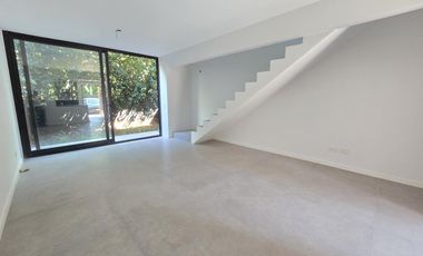 Departamento 3 amb. en duplex con jardin