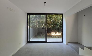 Departamento 3 amb. en duplex con jardin