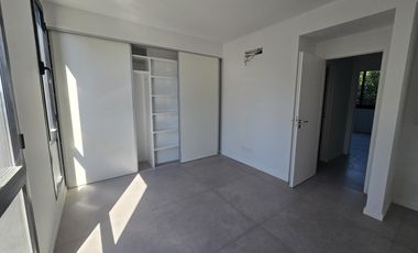 Departamento 3 amb. en duplex con jardin