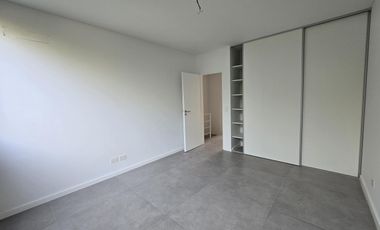 Departamento 3 amb. en duplex con jardin