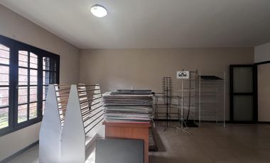 CASA 3 AMB MAS LOCAL