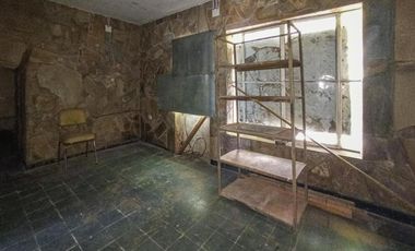 Casa para reciclar o demoler en amplio terreno en Granadero Baigorria