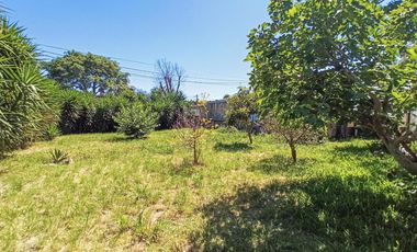 Casa para reciclar o demoler en amplio terreno en Granadero Baigorria