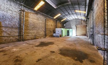 Galpón amplio con nucleo de oficinas en ideal zona logistica