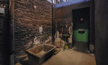 Galpón amplio con nucleo de oficinas en ideal zona logistica