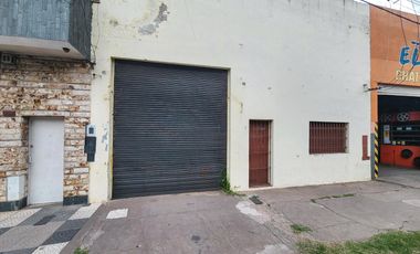 Galpón amplio con nucleo de oficinas en ideal zona logistica