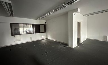 Oficinas en alquiler - 868 m2 - Lote propio sin expensas - 15 cocheras.
